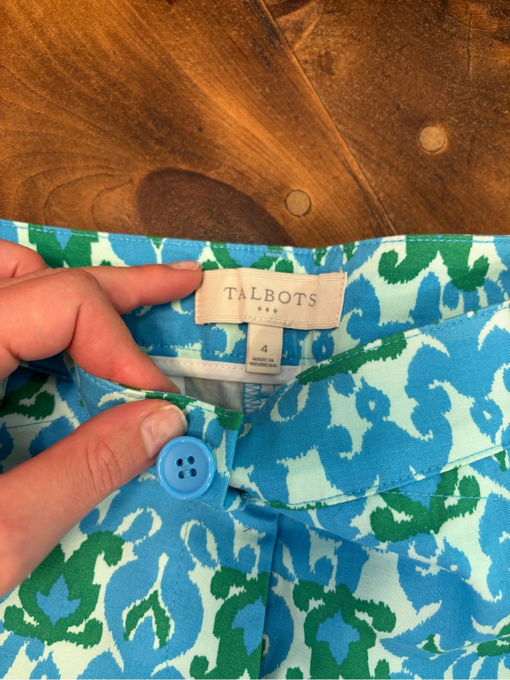 Talbots Shorts - Women’s size 4 - New without tags - Picture 2 of 4